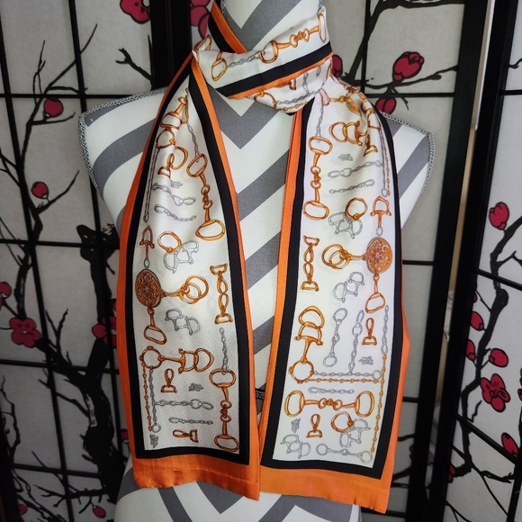 Accessories - NWOT Chain Print Long Silky Scarf